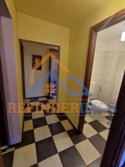 Rahova, Buzoieni, vanzare apartament 3 camere.
