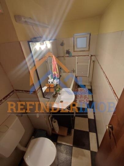 Rahova, Buzoieni, vanzare apartament 3 camere.